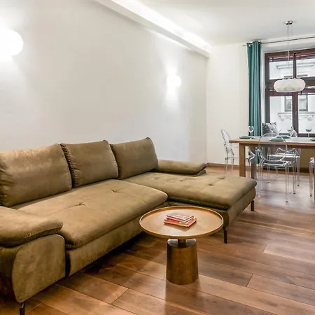 P19 Apartment *