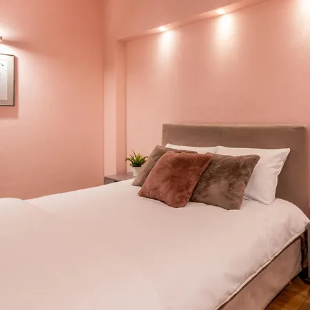 P19 Apartment *